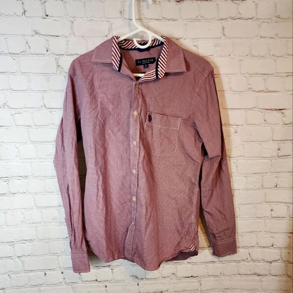 Men's US Polo Assn longsleeve button down shirt, size Medium